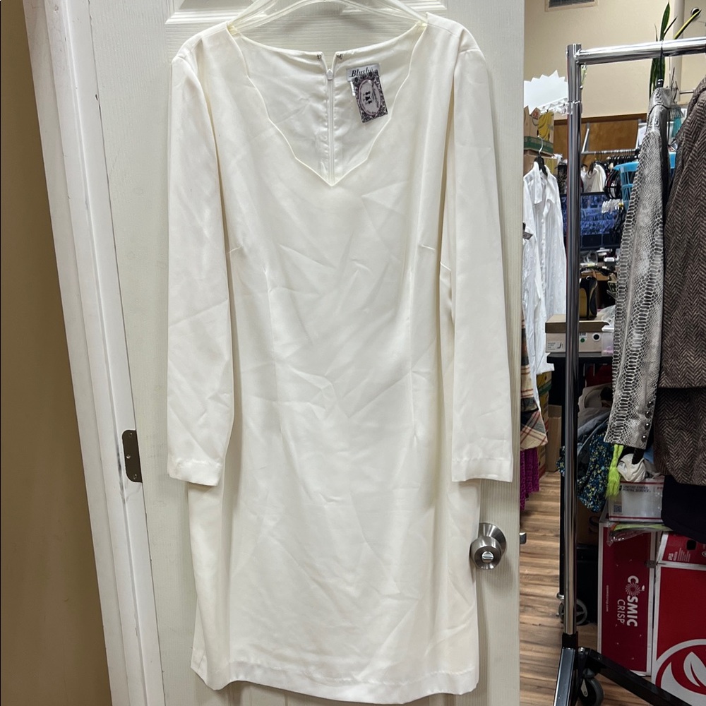 BLUSHE by SPEIGEL | VINTAGE scalloped neckline long sleeve sheath dress